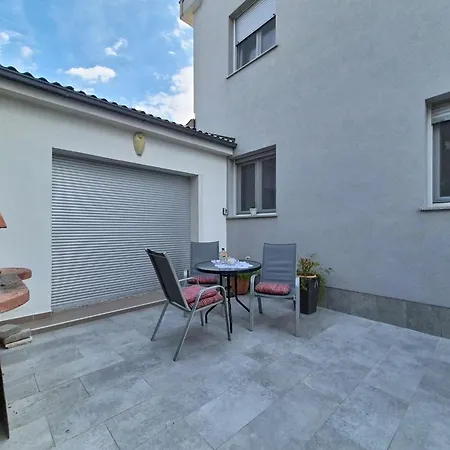 Vigi-2 By Interhome